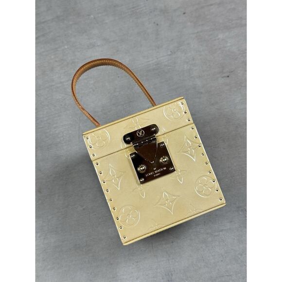 LOUIS VUITTON RARE Monogram Patent Leather Bleecker Cosmetic Box Bag - Picture 1 of 12